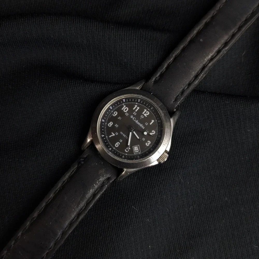 Vintage Columbia stainless steel 100m quartz watch, analog, 24hr, date, black